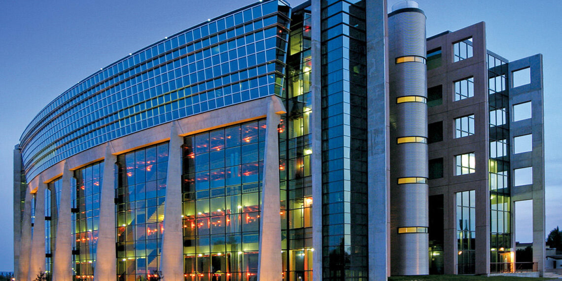 ĐẠI HỌC QUỐC TẾ LAKEHEAD – TRẢI NGHIỆM HÀNG ĐẦU VỚI NHỮNG CON SỐ ẤN TƯỢNG