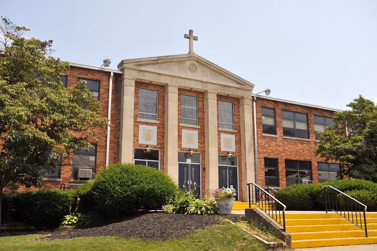 Khám phá Notre Dame High School – Điểm đến lý tưởng cho hành trình du học trung học tại Canada