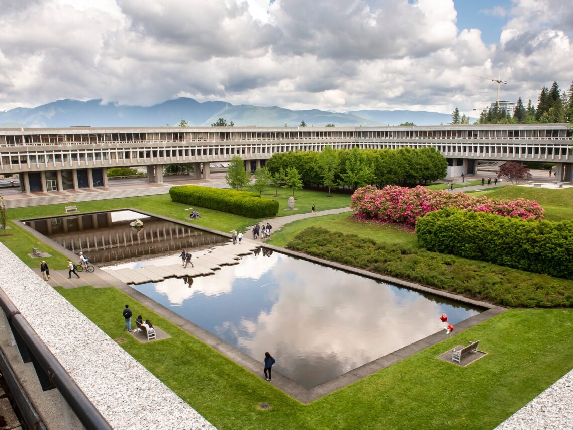 Simon Fraser University (SFU) – Đại học Công lập Top Đầu Tại Canada